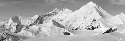 Snowy landscape with snow-capped Mount Everest.