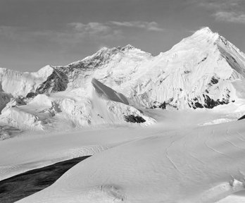 Snowy landscape with snow-capped Mount Everest.